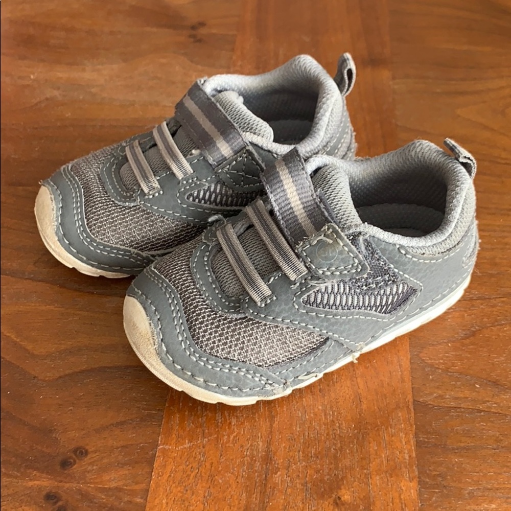 Gray stride rite toddler size 4